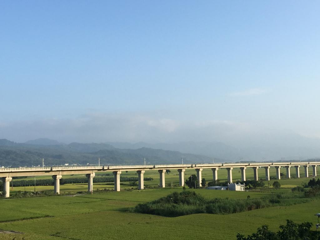 Hou Shan Ren Jia B&B Luye Exteriör bild