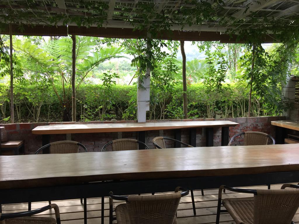 Hou Shan Ren Jia B&B Luye Exteriör bild