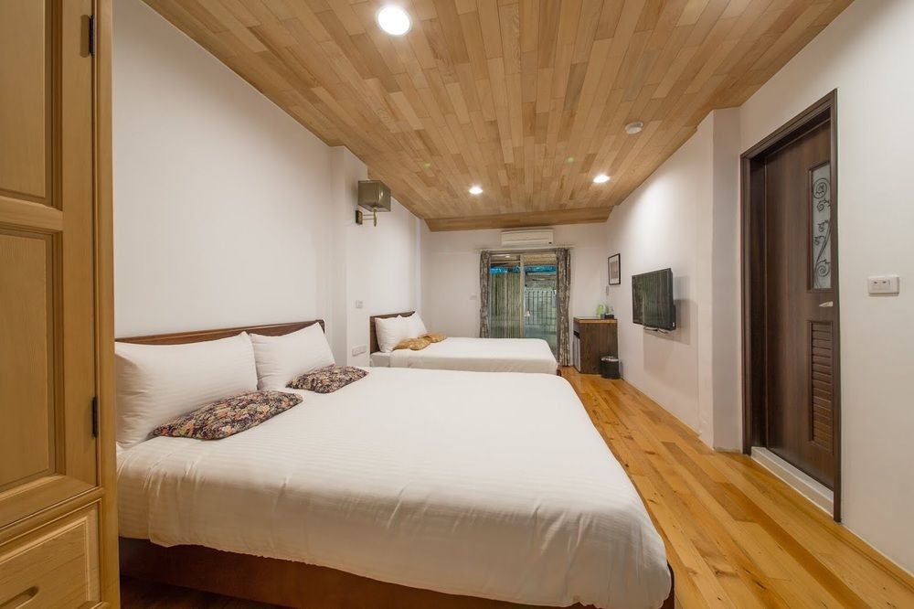 Hou Shan Ren Jia B&B Luye Exteriör bild